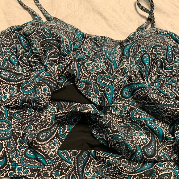 Pretty Ruffle Swim Top - Picture 2 of 6